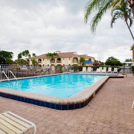 Oyo Waterfront Hotel- Cape Coral Fort Myers, Fl Zewnętrze zdjęcie