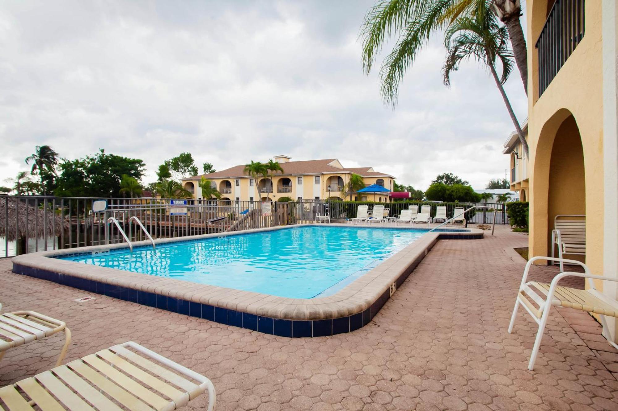 Oyo Waterfront Hotel- Cape Coral Fort Myers, Fl Zewnętrze zdjęcie